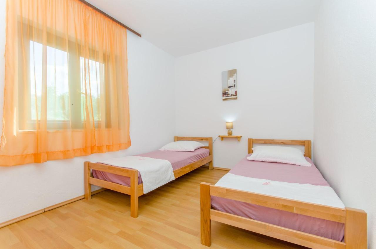 Apartment Vitaic Supetar Exterior foto